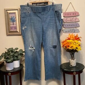 NWT Old Navy Jeans Sz 28 Plus Short. Five pocket style. Boot Cut.